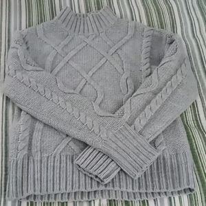 Gap sweater medium